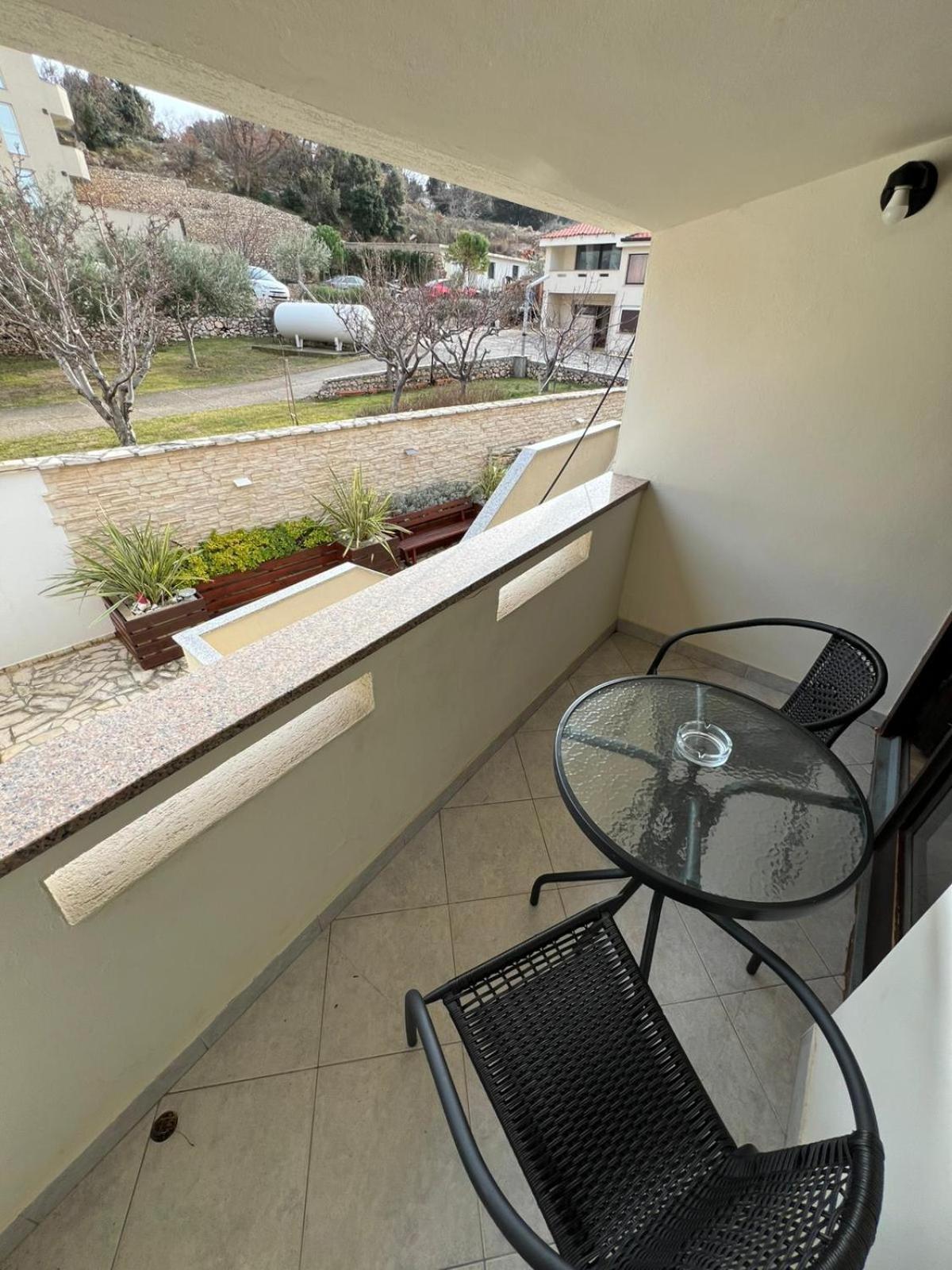 Bellevue Rooms Stara Baška Buitenkant foto