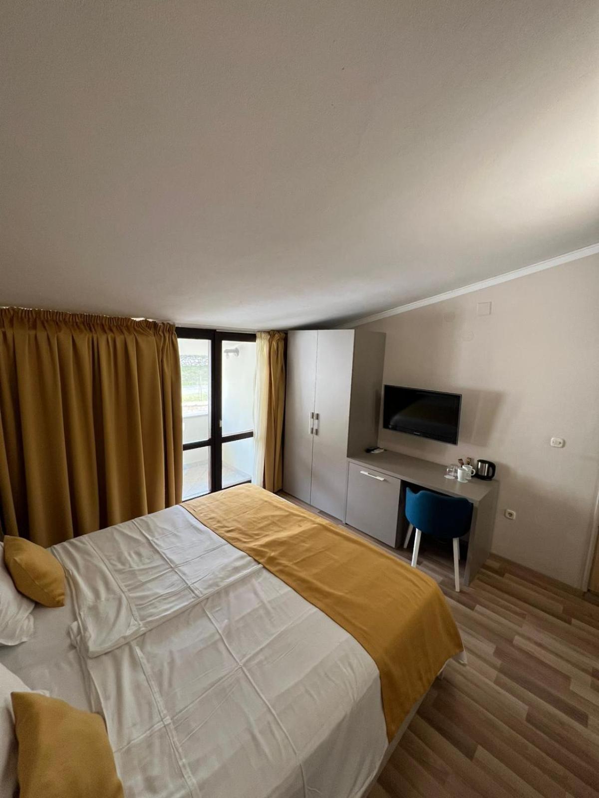 Bellevue Rooms Stara Baška Buitenkant foto