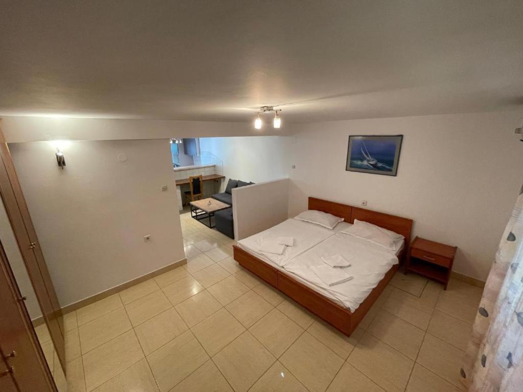 Bellevue Rooms Stara Baška Buitenkant foto