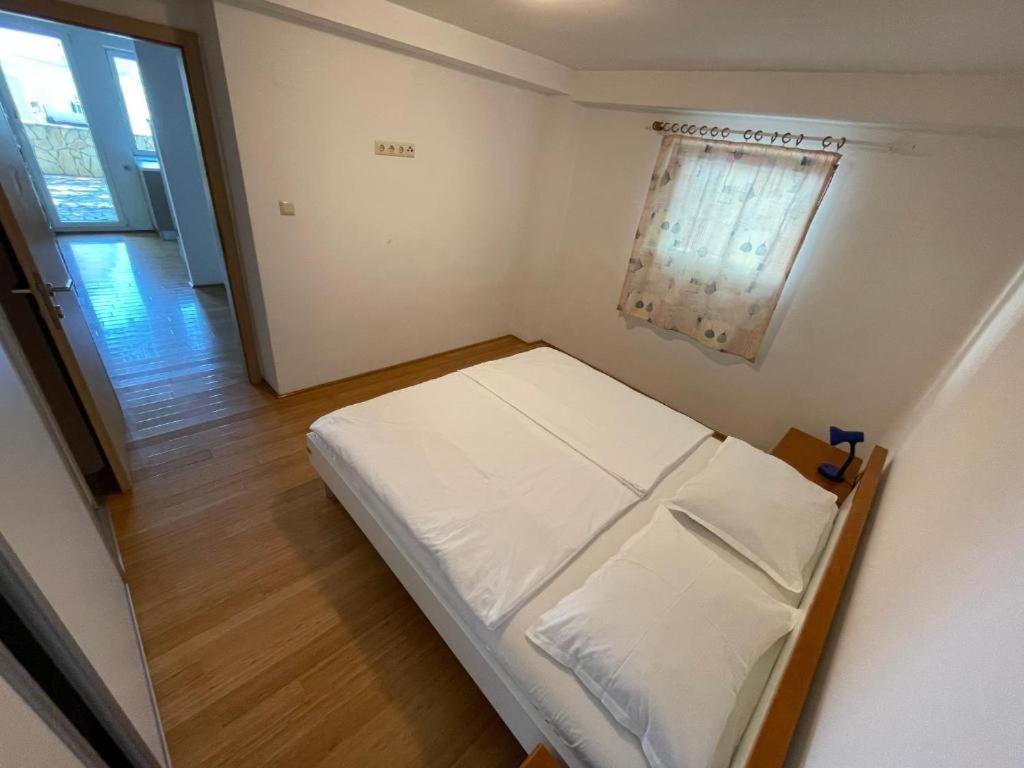 Bellevue Rooms Stara Baška Buitenkant foto
