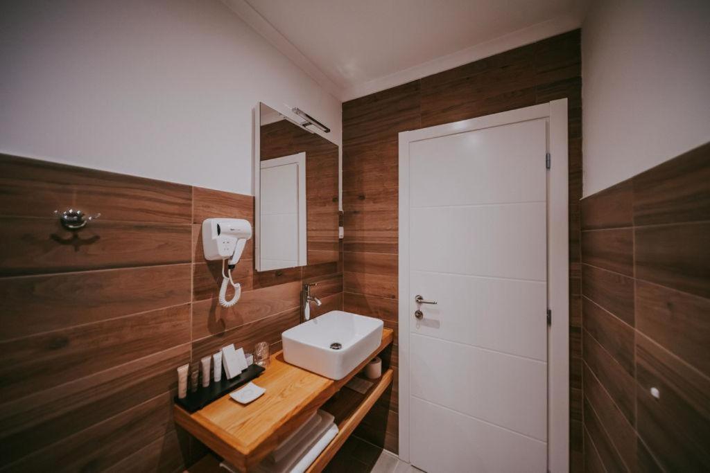 Bellevue Rooms Stara Baška Buitenkant foto