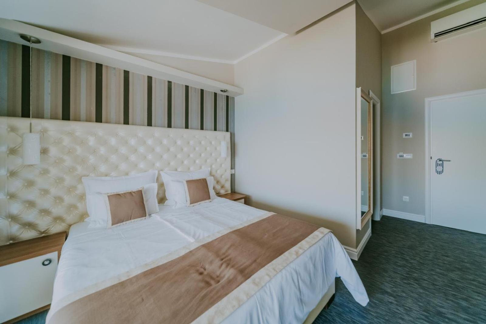 Bellevue Rooms Stara Baška Buitenkant foto