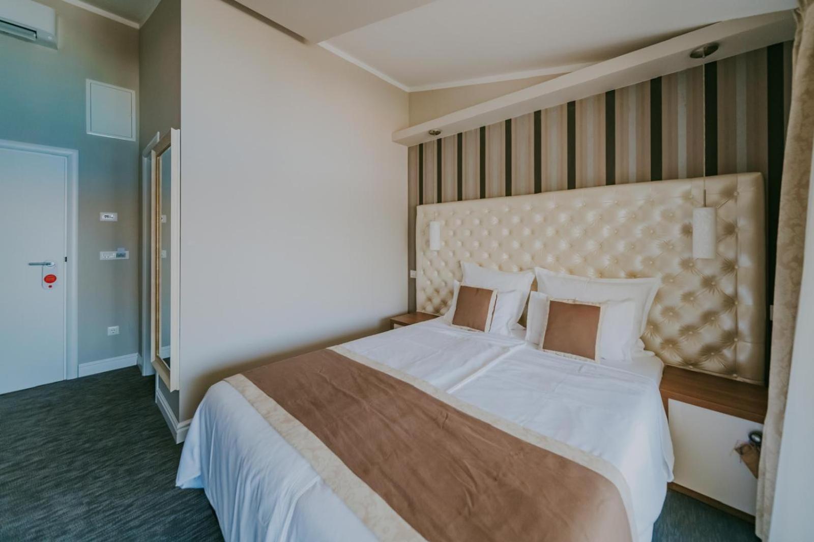 Bellevue Rooms Stara Baška Buitenkant foto